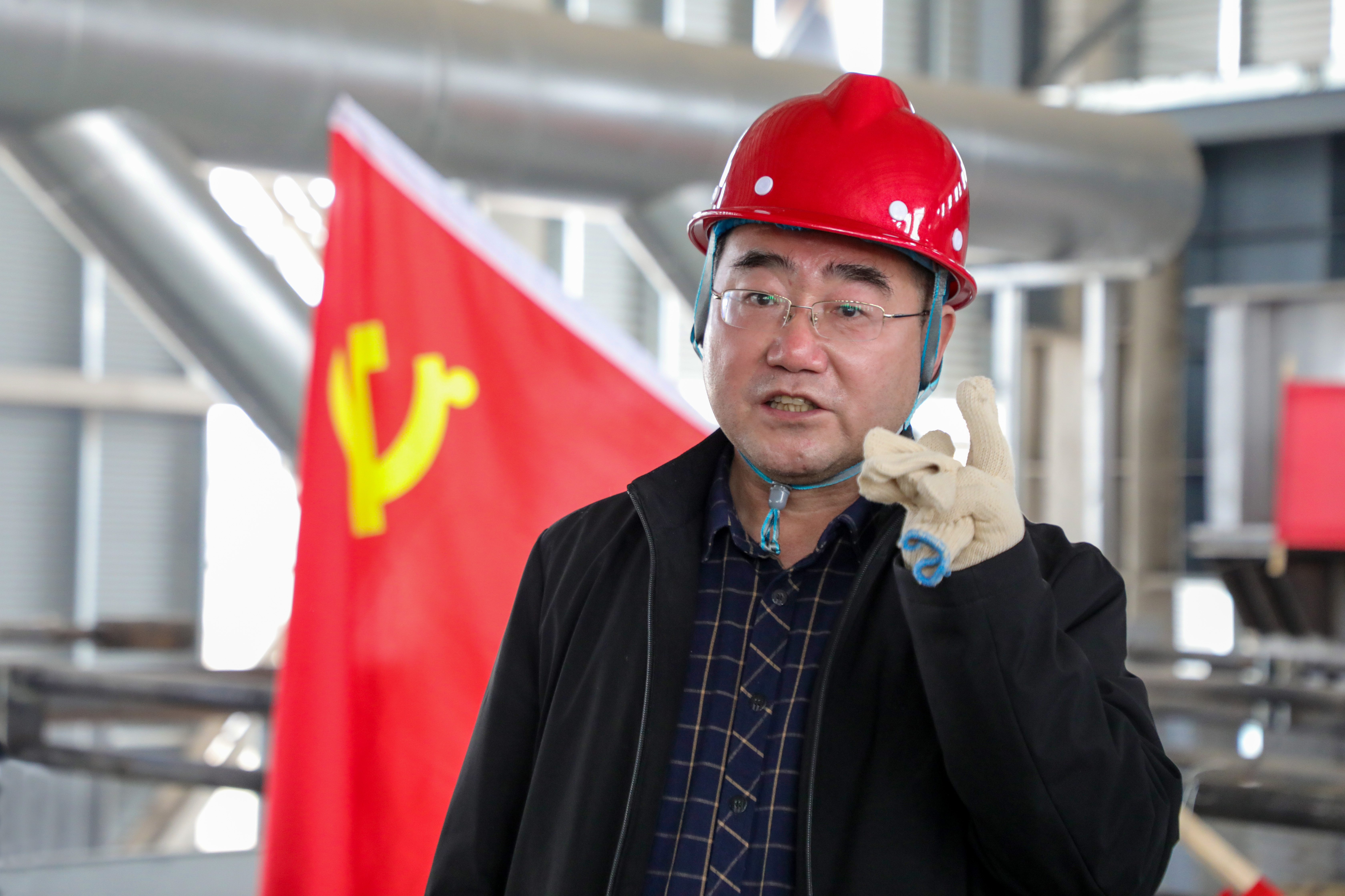 重要進展！許昌安彩熔窯大碹順利合攏