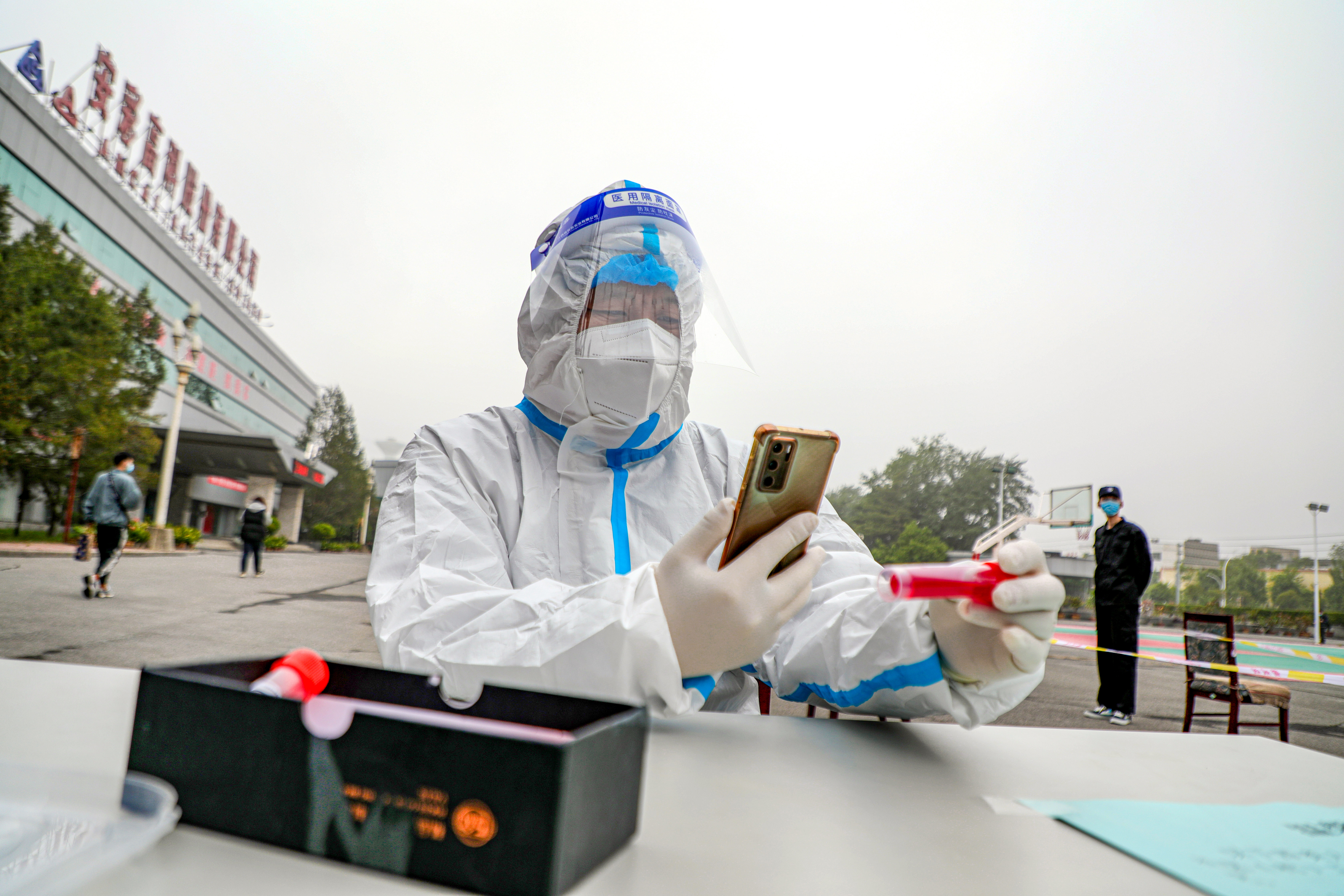 安彩高科：抗疫路上，從來(lái)都是“雙向奔赴”！