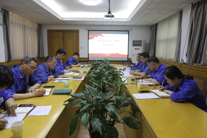 安彩朗朗讀書處，夏木蔭蔭正可人——安彩高科舉辦首期黨史學習教育專題讀書班