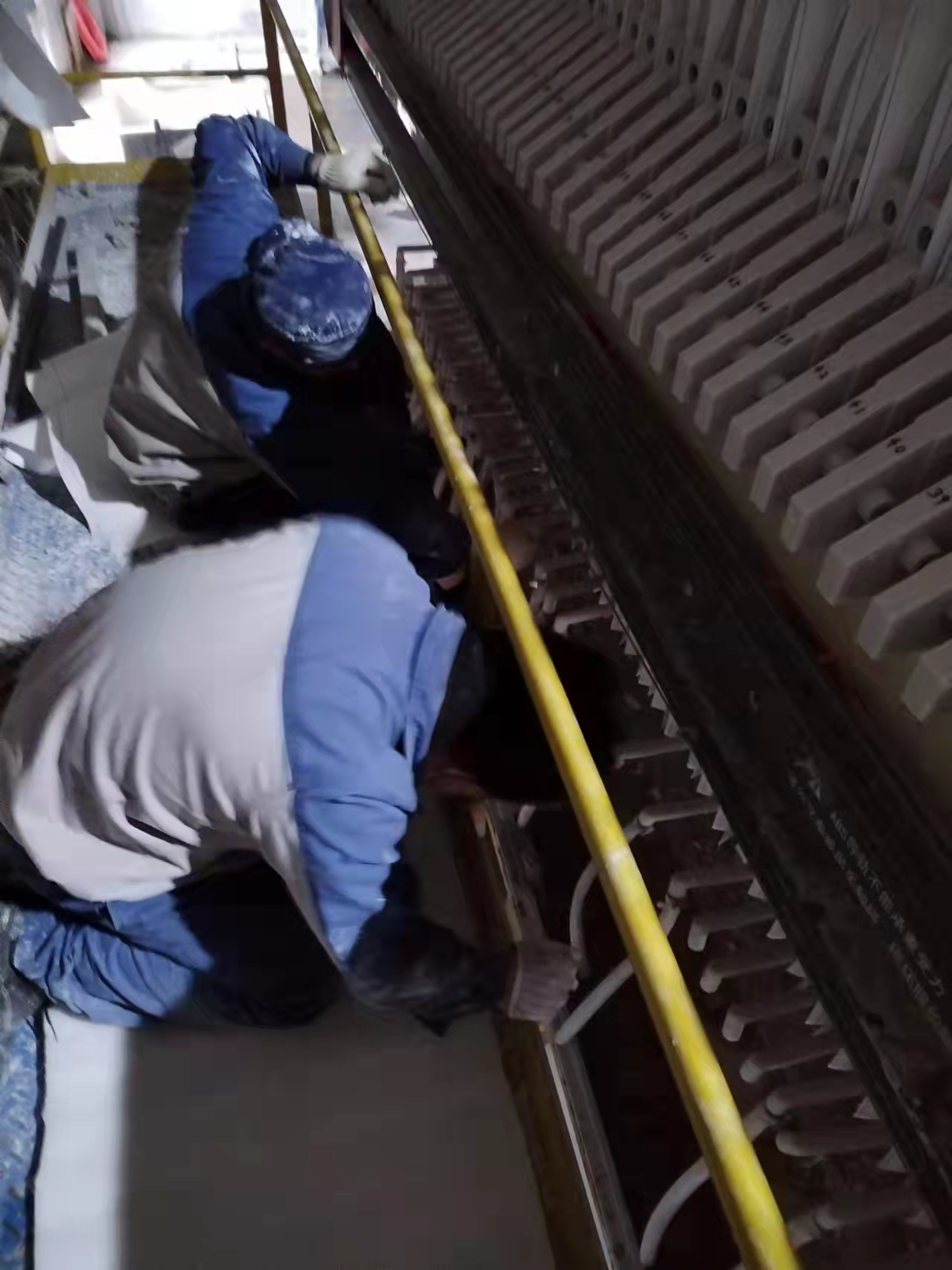 光伏新材料：春寒料峭斗志昂，爭分奪秒換布忙