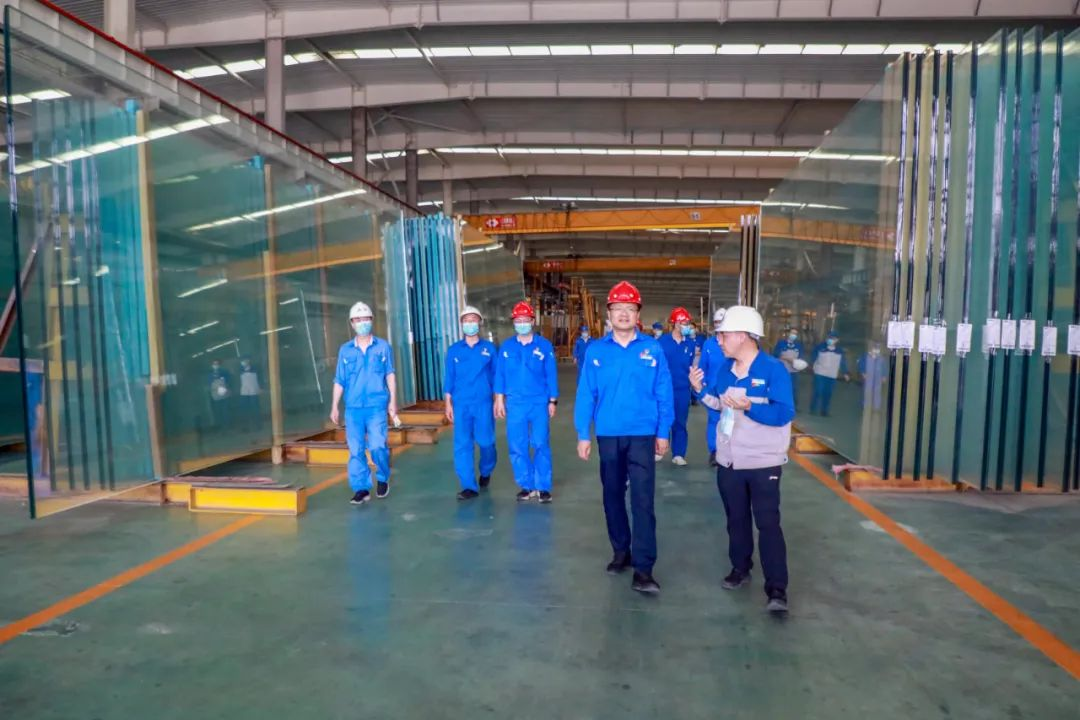 翠籠蒲艾香，慰問送安康——安彩高科總經(jīng)理端午節(jié)慰問一線職工