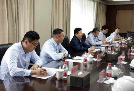 打造向上向前第一象限生力軍 錘煉甘于做人做事作難、受苦受累受屈的企業(yè)家隊(duì)伍——河南投資集團(tuán)黨委書記、董事長劉新勇蒞臨安彩高科開展主題教育調(diào)研