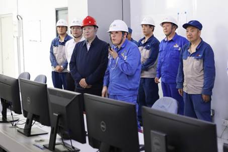 打造向上向前第一象限生力軍 錘煉甘于做人做事作難、受苦受累受屈的企業(yè)家隊(duì)伍——河南投資集團(tuán)黨委書記、董事長劉新勇蒞臨安彩高科開展主題教育調(diào)研