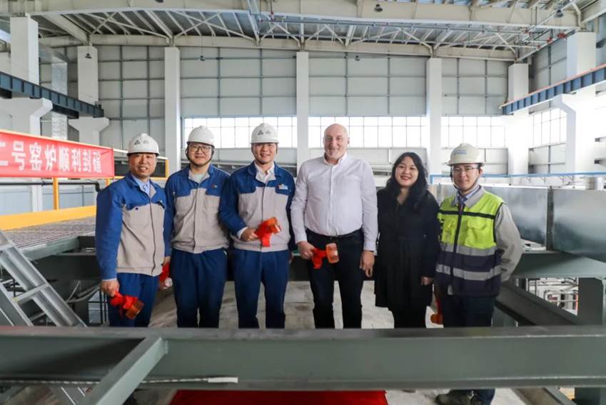 安彩藥玻項(xiàng)目2號(hào)窯爐順利封碹！